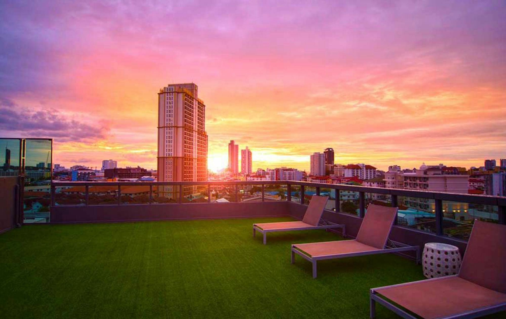 Urban Attitude Apartment Pattaya Bagian luar foto